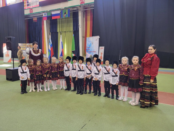 Парад «Отчизны верные сыны» Парад «Отчизны верные сыны».